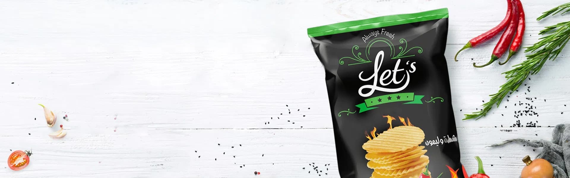 Healthy crackers with tomatoes